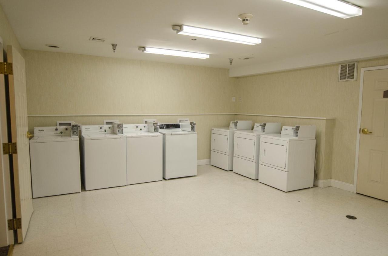 סאות' ברלינגטון Smart Suites On The Hill מראה חיצוני תמונה